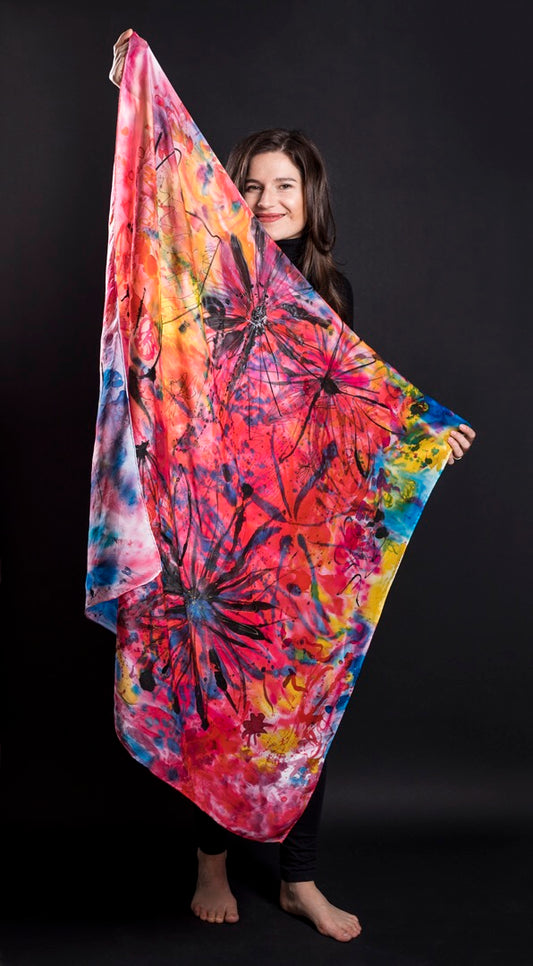 Ekspresyjna, chusta jedwabna, 114 x 114 cm, 2021